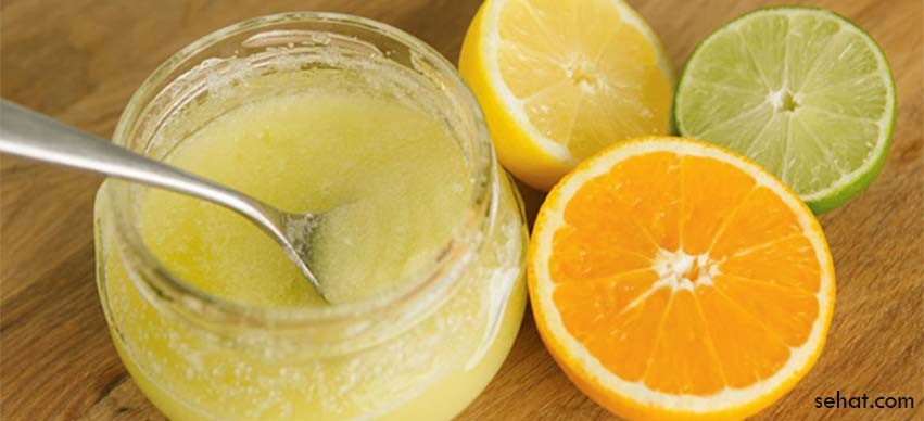 Homemade Lemon Sugar Body Scrub For Glowing Skin