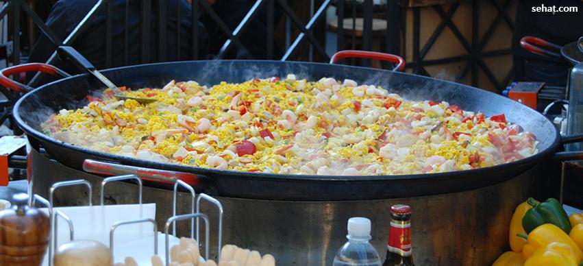 Rainy season Avoid Street Food