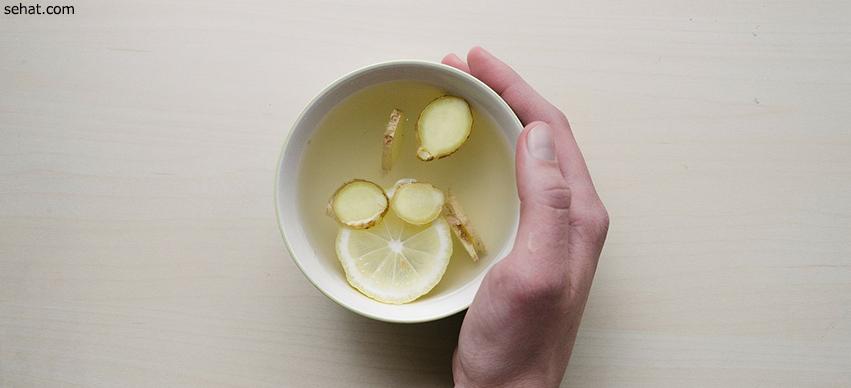 Ginger and lemon tea for Cold in Children