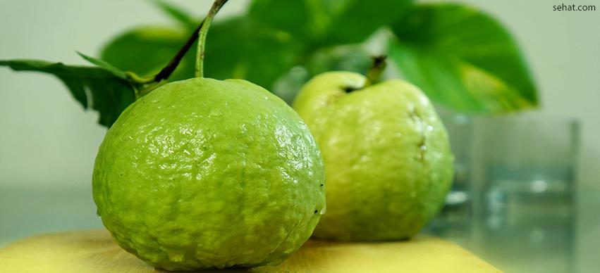 Guava-best low in sugar fruit for diabetes