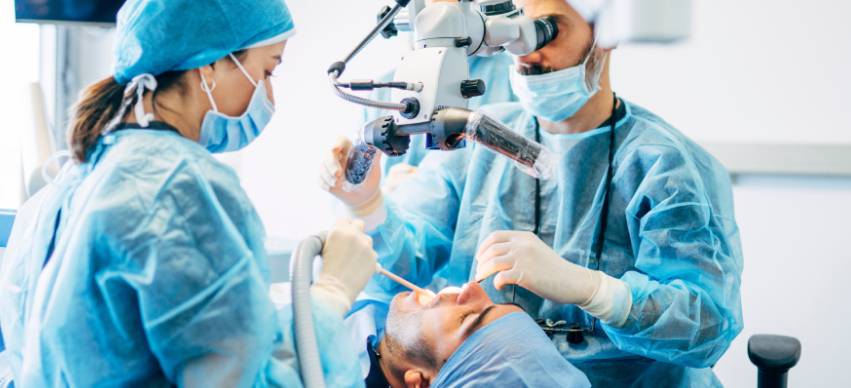 Oral Surgery 101: A Complete Guide To Diagnosis And Treatment Procedures