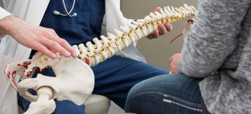 5 Telltale Signs You Need To See A Spine Specialist