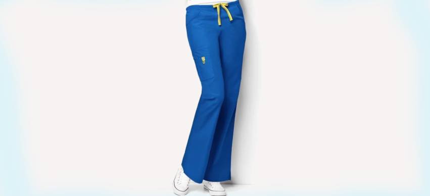 Guide to Healthcare Uniforms & Scrubs for Nurses