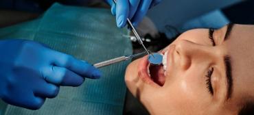 How to Find a Dental Clinic in Juhu for Full Mouth Rehabilitation? 