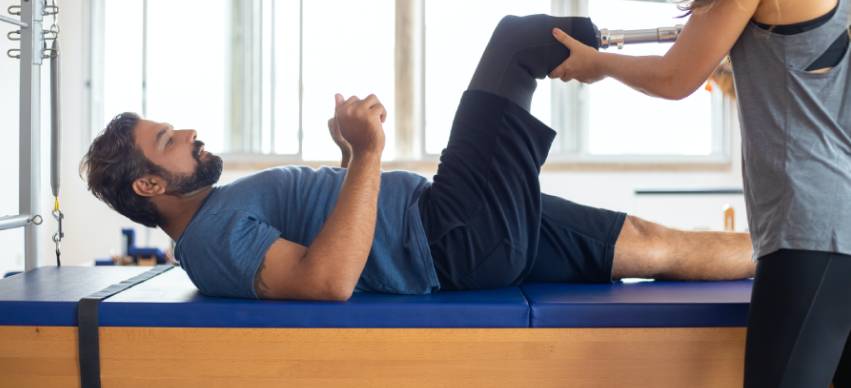The 8 Benefits of Working With a Physiotherapist to Improve Your Mobility