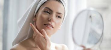 The Science Behind Red Light Therapy: Illuminating Skincare Solutions